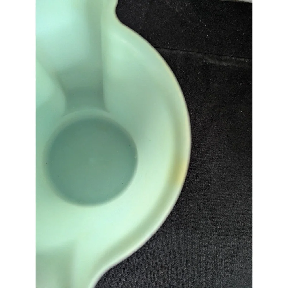 vintage Tupperware 40oz millionaire lime milk pitcher creamer 131-2 USA made‎